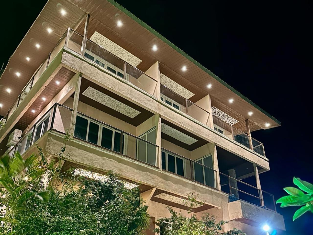 Hollywood Palace Resort Panchgani Extérieur photo