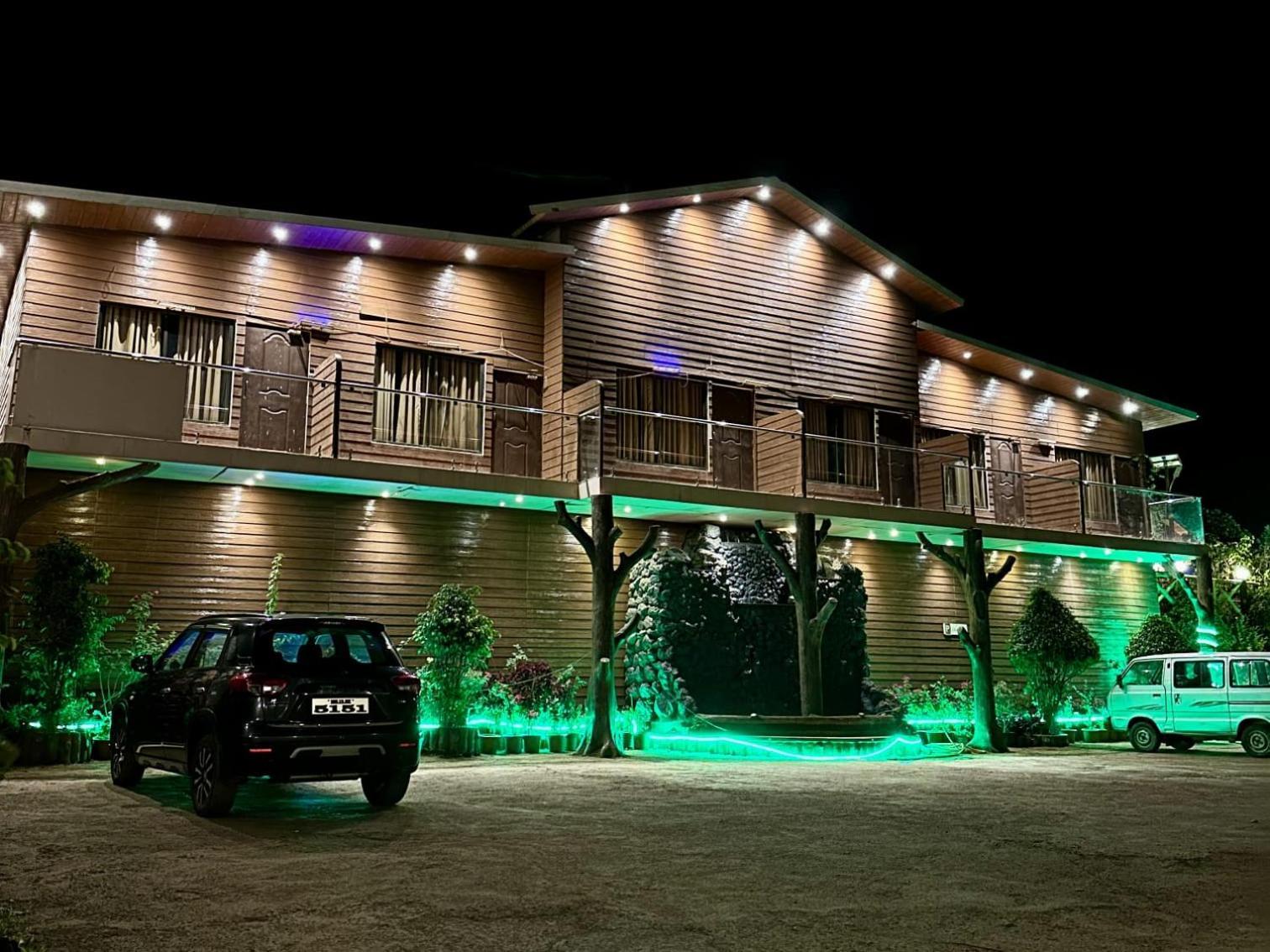 Hollywood Palace Resort Panchgani Extérieur photo