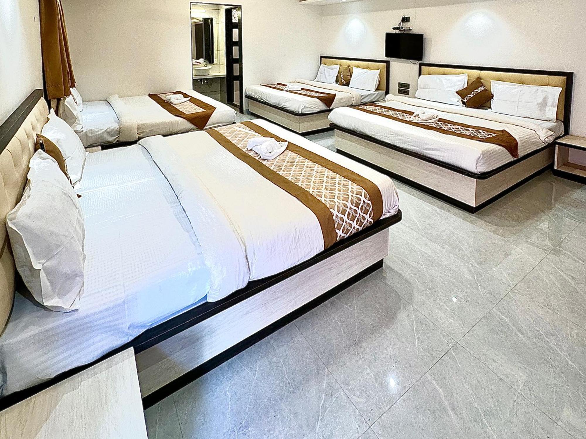 Hollywood Palace Resort Panchgani Extérieur photo