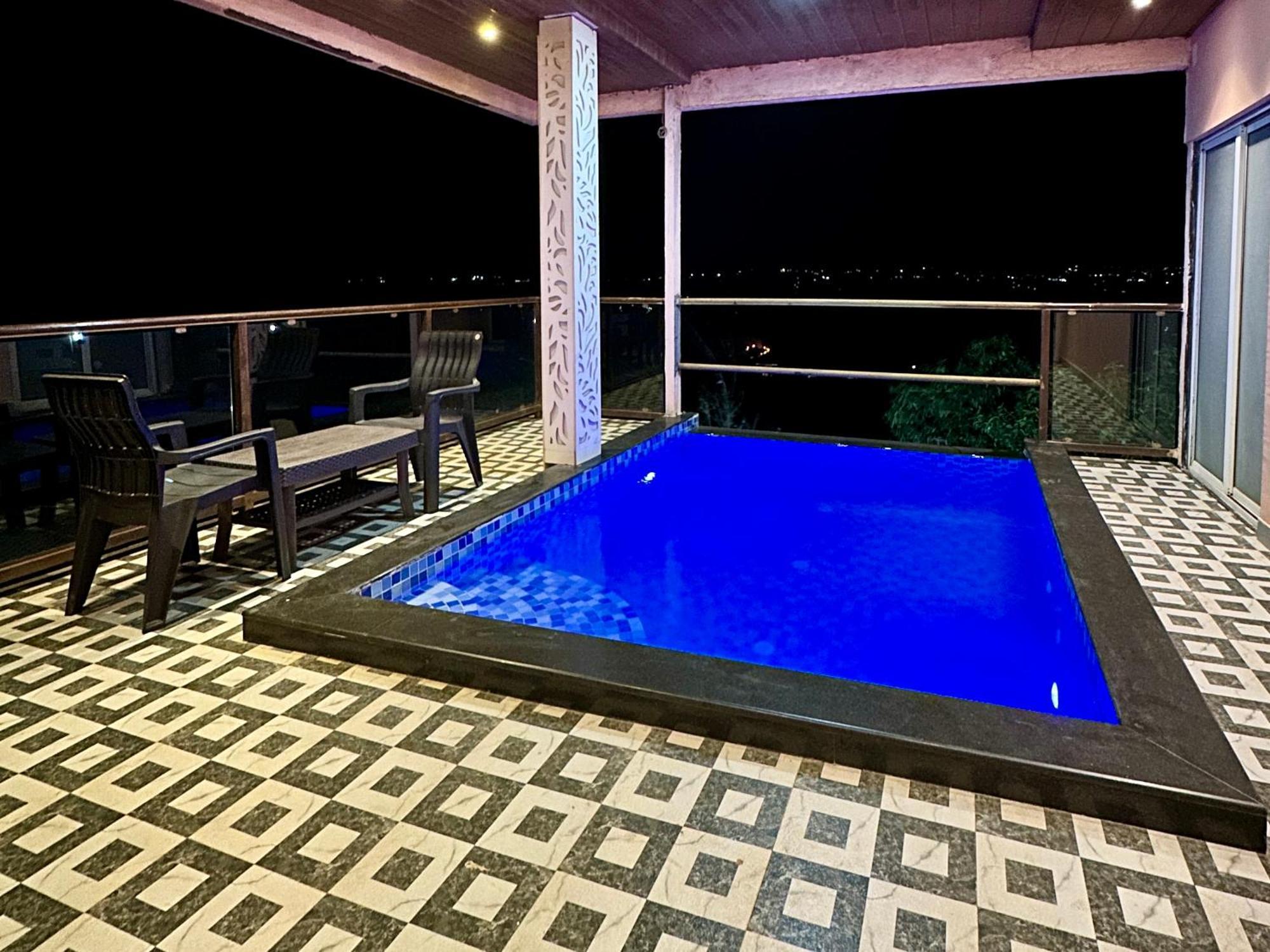 Hollywood Palace Resort Panchgani Extérieur photo