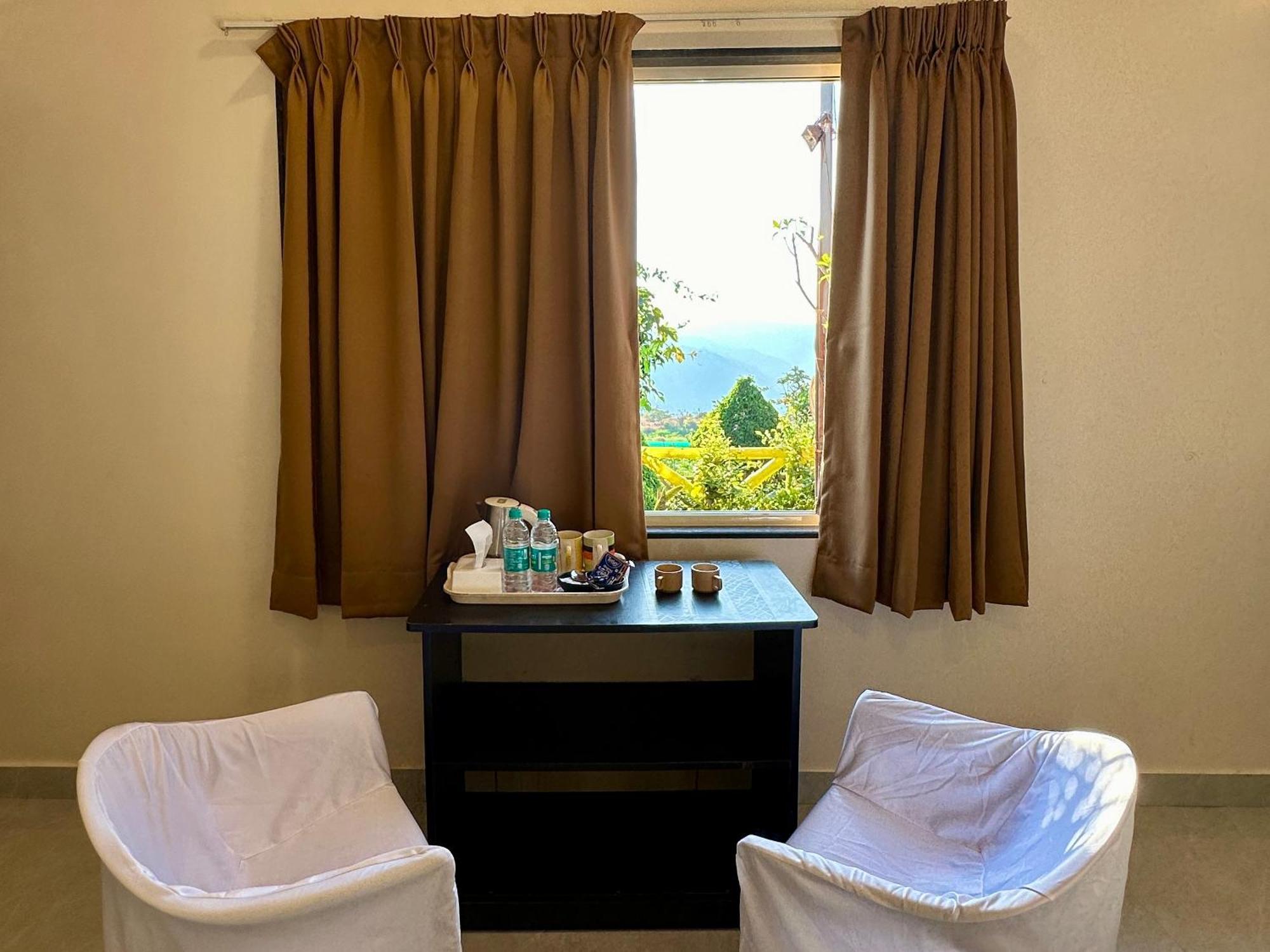 Hollywood Palace Resort Panchgani Extérieur photo